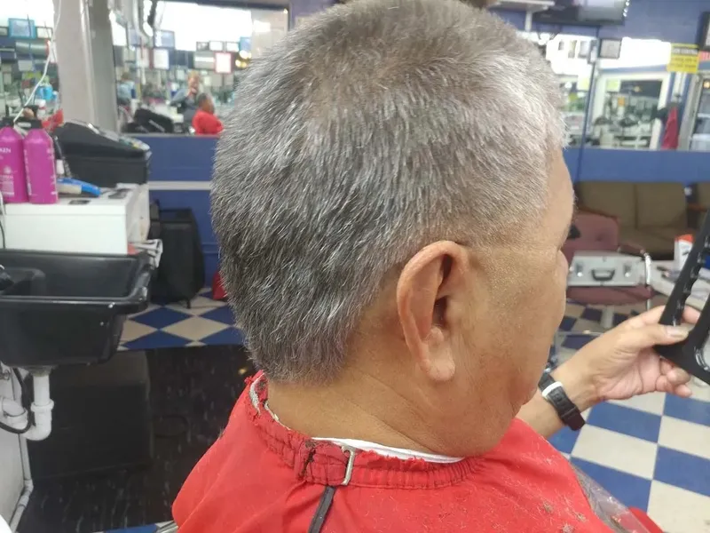 A salt and pepper taper